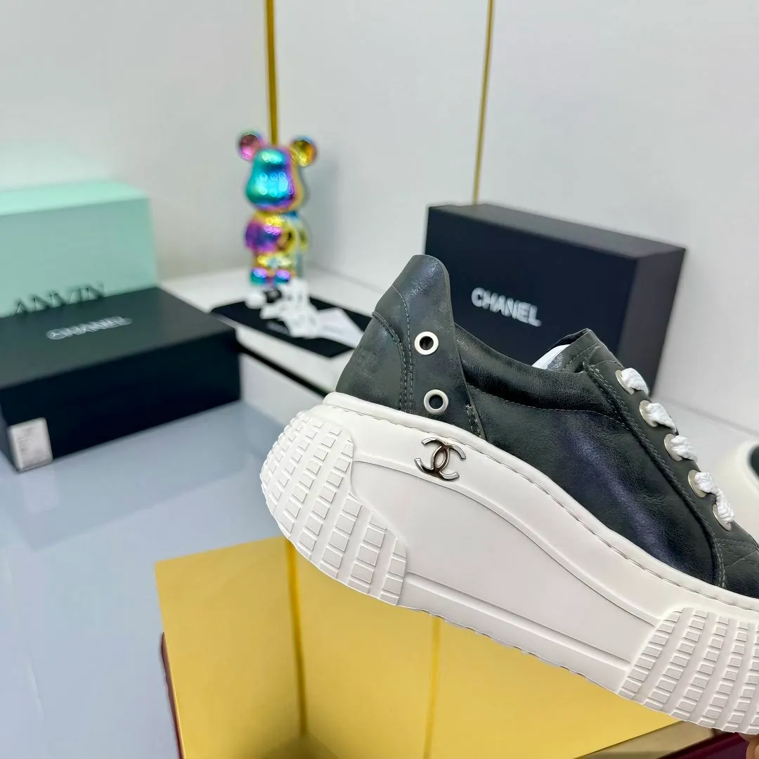 👟👟Ex-factory price 640👟👟 Chanel bread shoes ~ original calfskin panda shoes Chanel 25C latest hot style panda black and white sports shoes casual sneakers Xiaoxiang hot item classic black and white panda color coco girls must pay Fabric: original custom mixed sheepskin lining: original imported breathable mesh lining outsole: Original molded rubber + TPU combination Size: Women's 35-41
